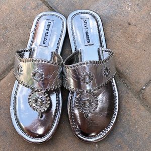 Steve Madden Silver Slip On Kalipso Sandals Size 7